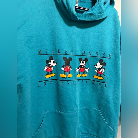 SOLD | VINTAGE DISNEY SWEATER - Picture 4 of 8